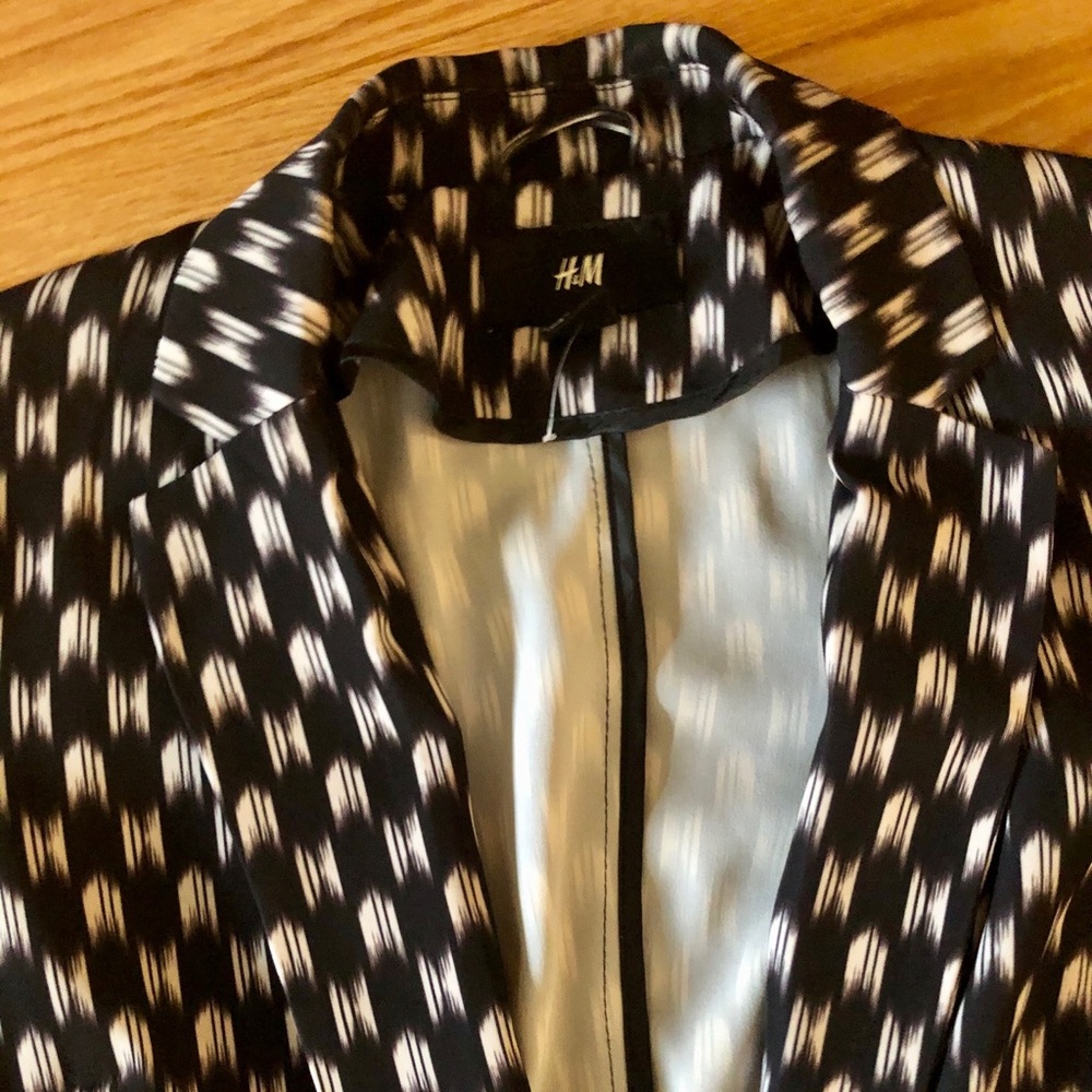 H&M Chic Patterned Blazer - Picture 6 of 10